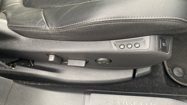 Peugeot 5008 1.2 PureTech Allure 5dr EAT8 Petrol Estate